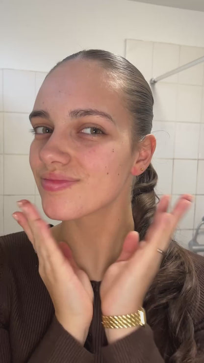 De beste natuurlijke skincare –  Kurkuma zeep - tegen onzuiverheden en voor een stralende huid + gratis zeepnetje